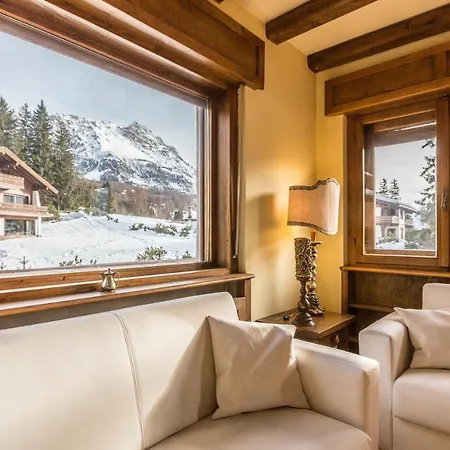 Cantore, Cortina By Short Holidays Lägenhet *