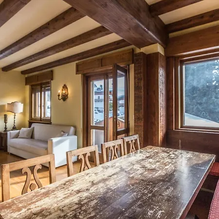 Cantore, Cortina By Short Holidays Lägenhet *