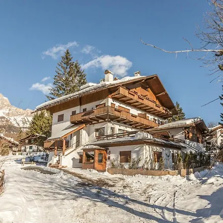 Cantore, Cortina By Short Holidays Lägenhet Cortina dʼAmpezzo