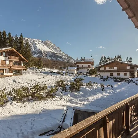 Cantore, Cortina By Short Holidays * Cortina dʼAmpezzo